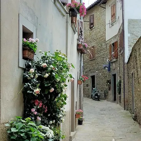 Casa Agata, Accogliente Nel Centro Storico Апартаменты *